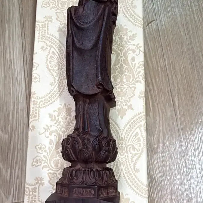 [BUNJANG] Wooden Seated Avalokitesvara Statue / 나무 관세음보살 좌상