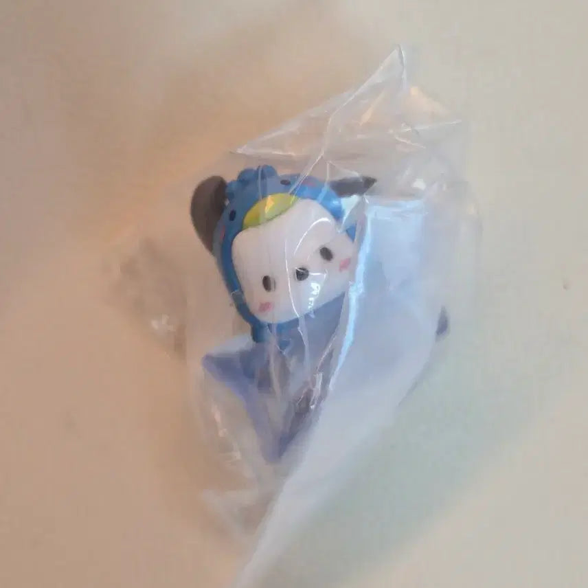 [BUNJANG] Sanrio Pochacco Antarctic Figure (Sealed) / [미개봉] 산리오 가챠 > 포차코 남극 피규어