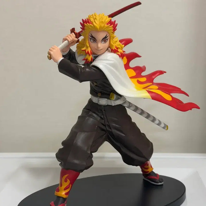 [BUNJANG] Kyojuro Rengoku Vibration Stars Figure / 렌고쿠 바이브레이션 스타즈 피규어