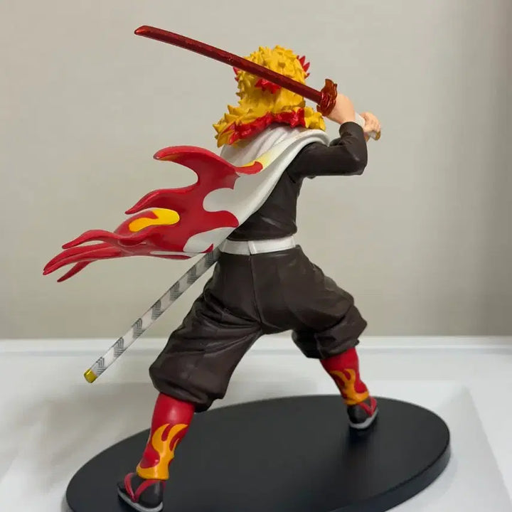 [BUNJANG] Kyojuro Rengoku Vibration Stars Figure / 렌고쿠 바이브레이션 스타즈 피규어
