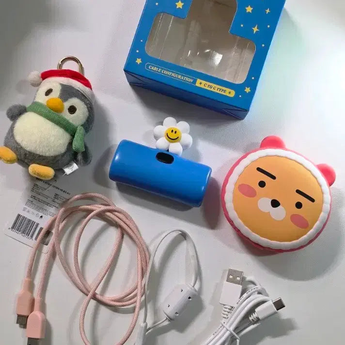 [BUNJANG] Wiggle Wiggle Bundle Set Portable Charger with Penguin Keyring and Kakao Friends Ryan Portable Charger / 일괄)위글위글 보조배터리