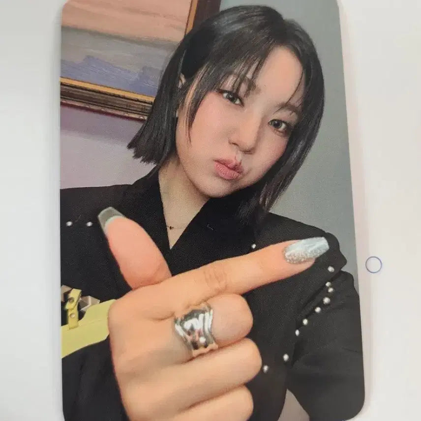 [BUNJANG] OurBirthday Jo Hyejin SQUEEZY 3rd Week Studio Photocard / 아워벌스데이 조혜진 SQUEEZY 3주차 공방포카 양도합니다.
