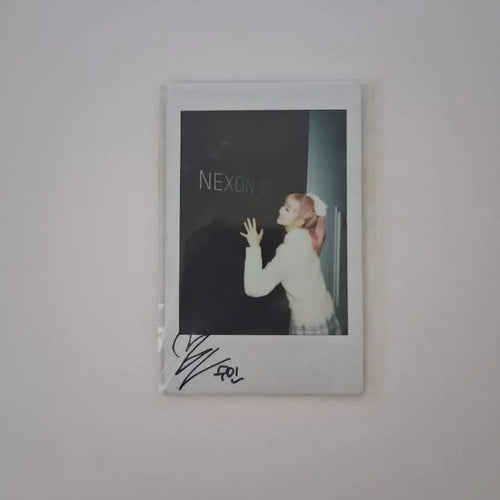 [BUNJANG] STAYC Sumin Signed Polaroid Photocard / 스테이씨 수민 친필 싸인 폴라 폴라로이드 판매합니다.