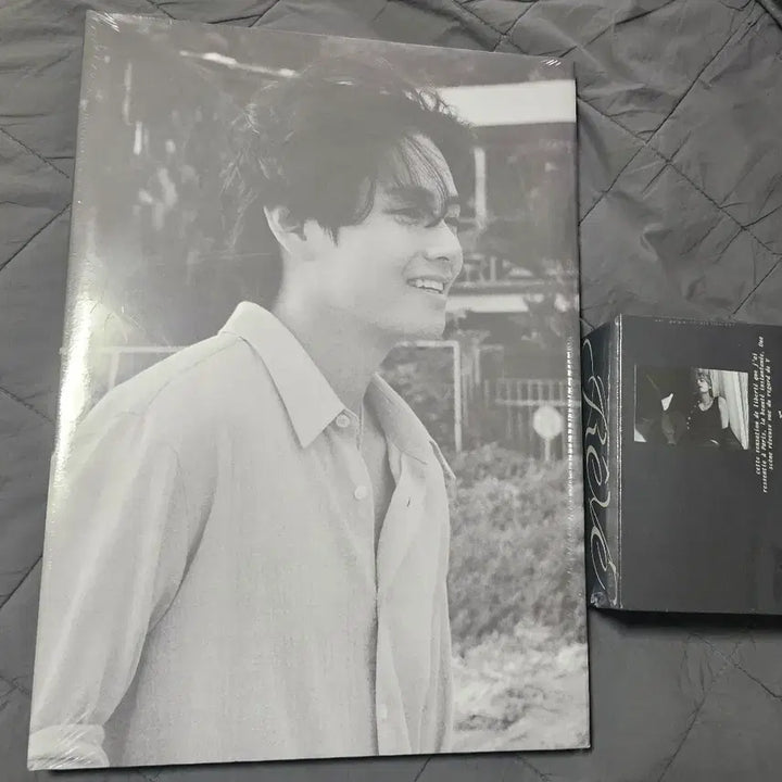 [BUNJANG] BTS V Taehyung Photobook Set (2 Types) - Sealed / 방탄소년단 뷔 김태형 화보집 포토북 미개봉 판매합니다