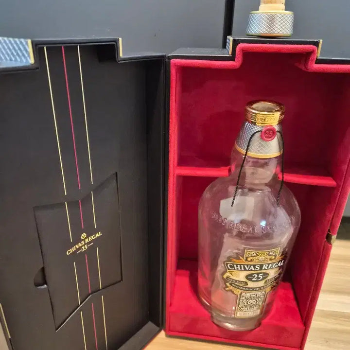 [BUNJANG] Chivas Regal 25 Year Old Empty Bottle / 시바스리갈  25년 공병입니다