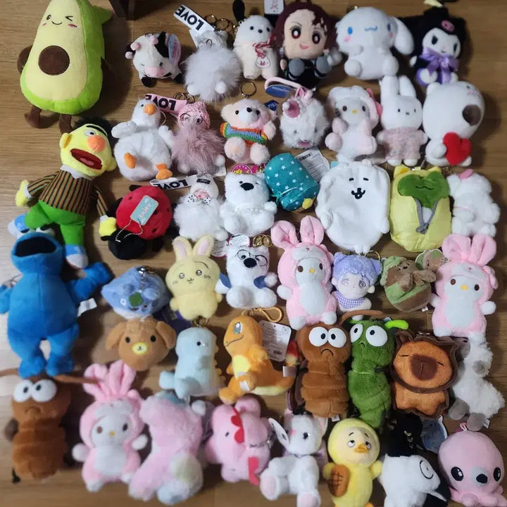 [BUNJANG] 45-Piece Assorted Character Plushie Set / 다양한 캐릭터 인형 세트 45종