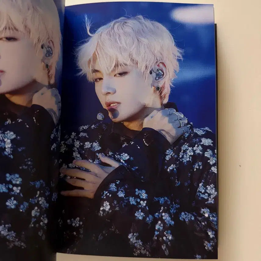 [BUNJANG] BTS V Photobook / BTS 포토북 뷔 포토북  (포토북 + DVD 구성)