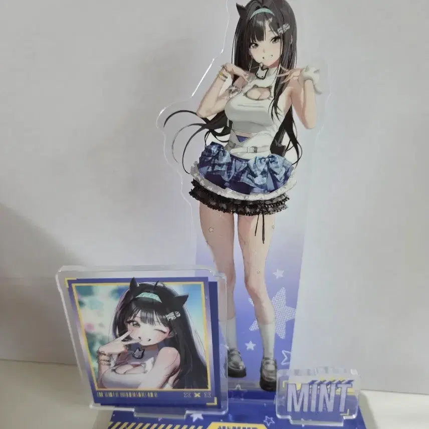 [BUNJANG] Nihonmachi Mint Acrylic Stand / 니케 민트 아크릴스탠드