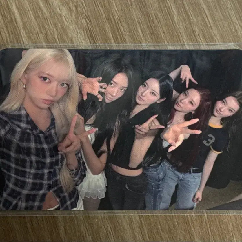 [BUNJANG] MEOVV Taiwan Pop-up Store Churu Benefit Photocard / 미야오 MEOVV 대만 팝업스토어 츄르 인증 특전 양도