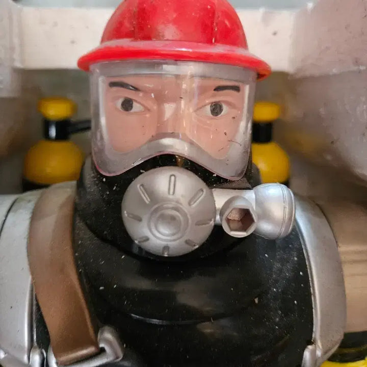 [BUNJANG] Vintage Firefighter Toy for Display / 오래된 소방관 장난감  전시용 