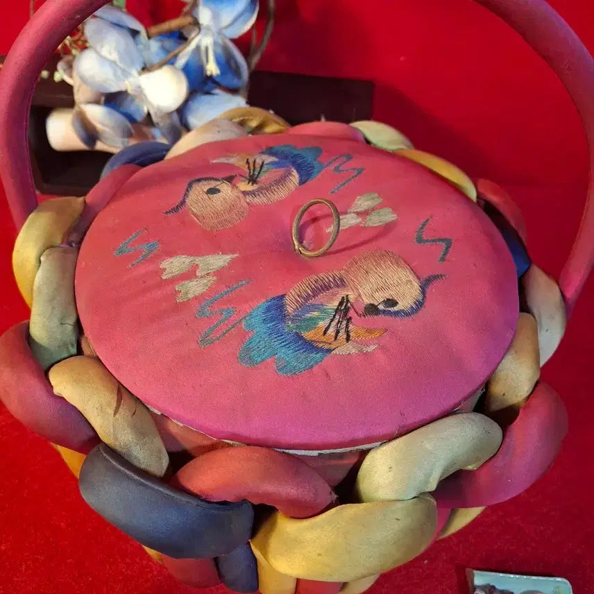 [BUNJANG] Antique Mandarin Duck Hand-Embroidered Sewing Box / 옛날 원앙 손자수 반짇고리 함