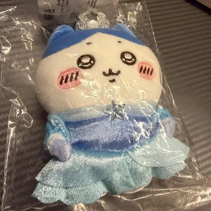 [BUNJANG] Chiikawa Hachiware Princess Plush / 치이카와 프린세스 하치와레