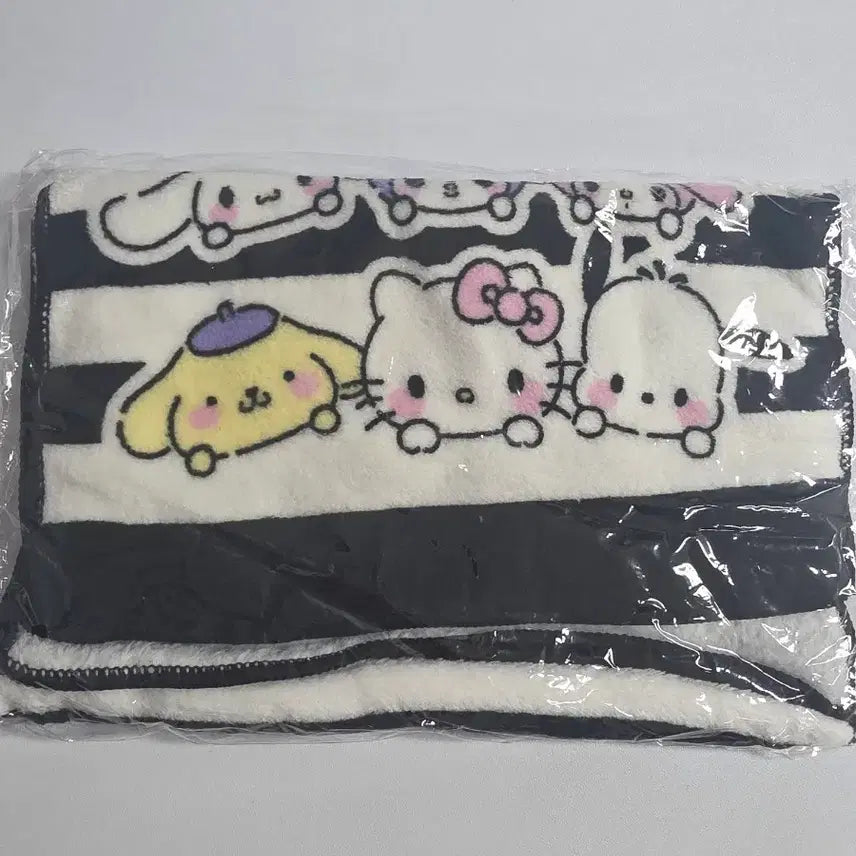 [BUNJANG] Sanrio Characters Microfiber Towel / 산리오캐릭터즈 극세사 수건