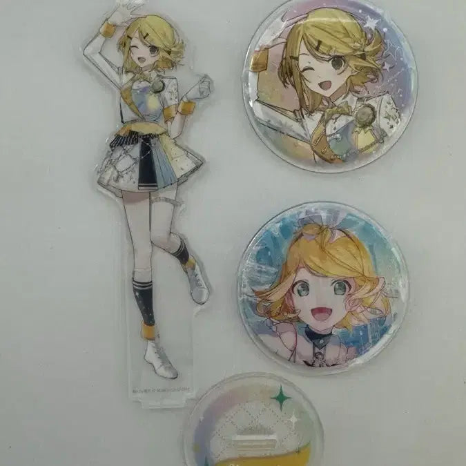 [BUNJANG] Project SEKAI 5th Anniversary Kagamine Rin Acrylic Stand &amp; Can Badges Bundle / 급처) 프세카 5주년 감사제 카가미네 린 아크릴 및 캔뱃지 판매