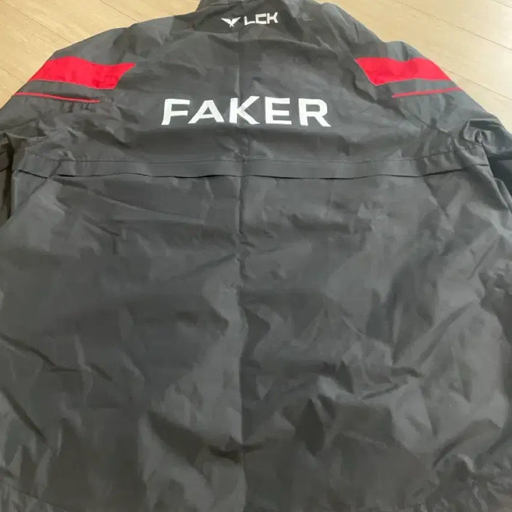 [BUNJANG] T1 Faker 2024 Uniform Jacket Size S / 티원 T1 24년도 페이커 유니폼 자켓 s사이즈