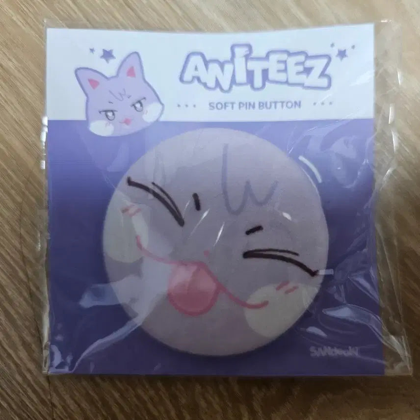 [BUNJANG] ANITIZ Sanducki Squishy Pin Badge / 애니티즈 산덕이 말랑 핀 뱃지
