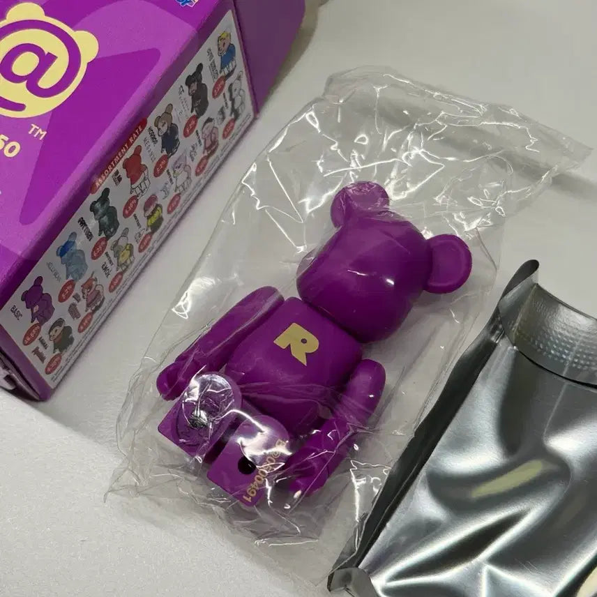 [BUNJANG] Bearbrick Series 50 Basic R (Sealed) / 베어브릭 50탄 베이직R (미개봉)