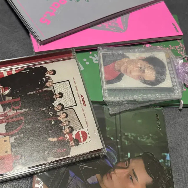 [BUNJANG] ATEEZ San Photocard Bundle Set / 에이티즈 엘범 , 산 포카 사진 속 구성품 전부