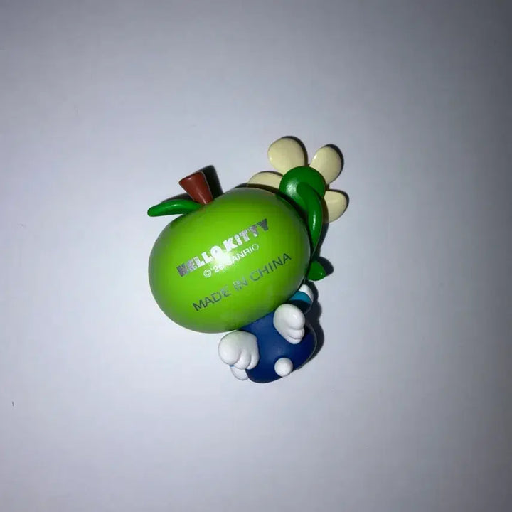 [BUNJANG] Hello Kitty Apple Pinwheel Figure (Opened, Box Included) / 헬로키티 사과 바람개비피규어 개봉(박스있음)