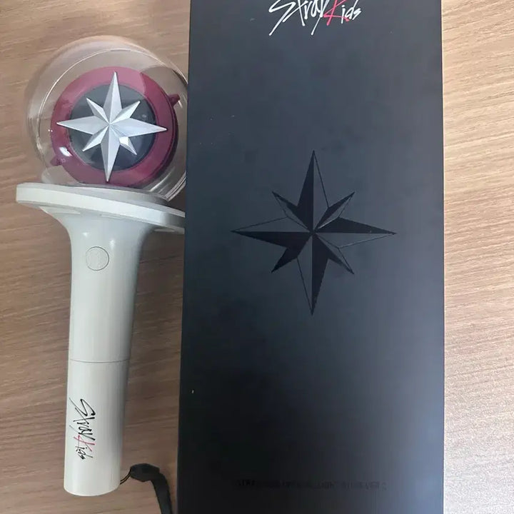 [BUNJANG] Stray Kids Official Light Stick Ver. 2 Bundle with Pouch and Stickers / 스키즈 응원봉ver2,포카,파우치,스티커
