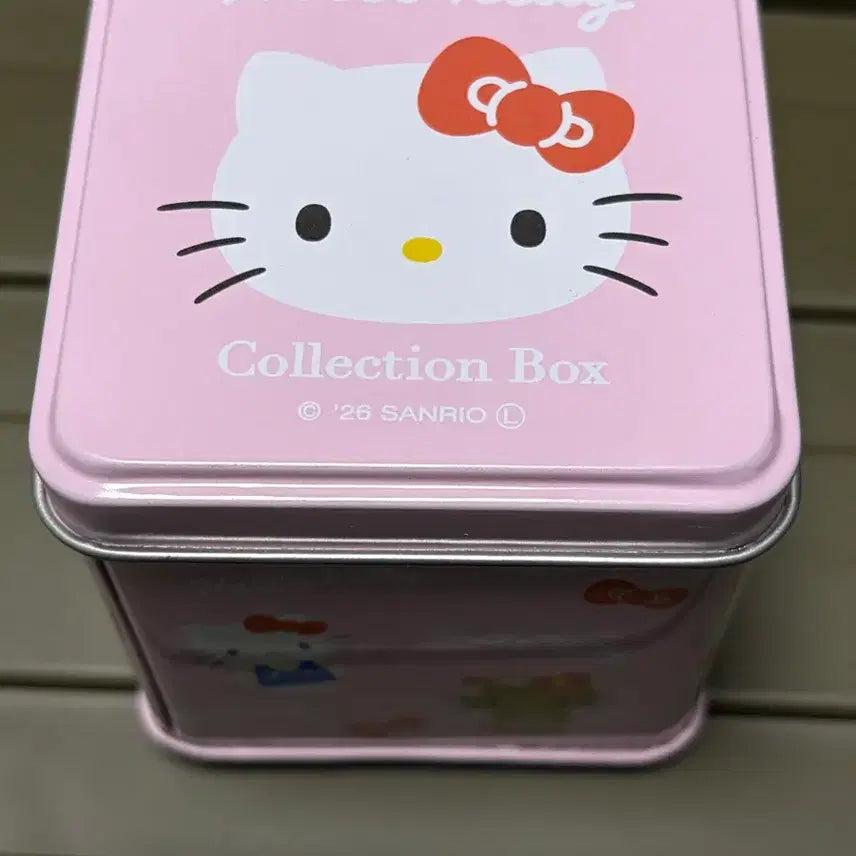 [BUNJANG] Hello Kitty Figure with Tin Case / 헬로키티 피규어 + 틴케이스