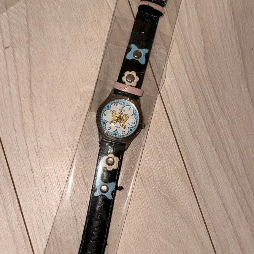 [BUNJANG] Yoki Flower Pattern Quartz Classic Wristwatch / 요키 플라워 패턴 쿼츠 고전 손목시계
