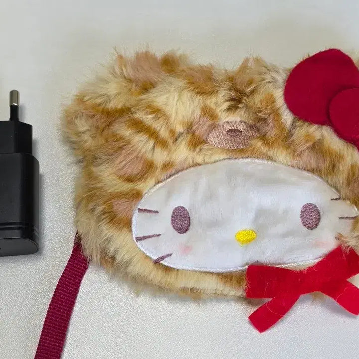 [BUNJANG] Hello Kitty Latte Kuma Gacha Pouch / 헬로키티 라떼쿠마 가챠 포셰트 파우치