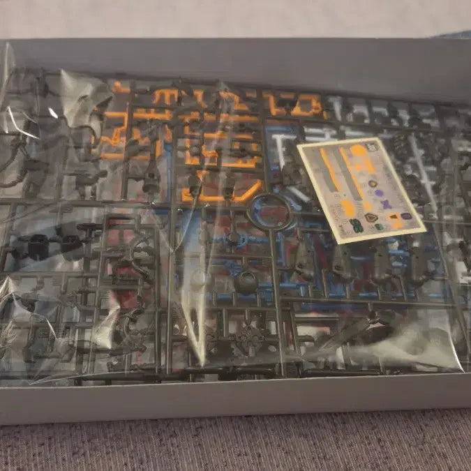[BUNJANG] HG 1/144 Zaku "Axe" Mobile Suit Gundam Plastic Model Kit / HG 지쿠악스 1/144 모빌 수트 건담 프라모델