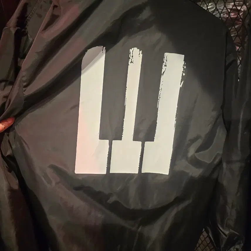 [BUNJANG] BIGBANG 20th Anniversary Media Exhibition Coach Jacket Piano Black XL / XL 빅뱅 BIGBANG 20주년 기념 미디어 전시회 코치 자켓 피아노 블랙