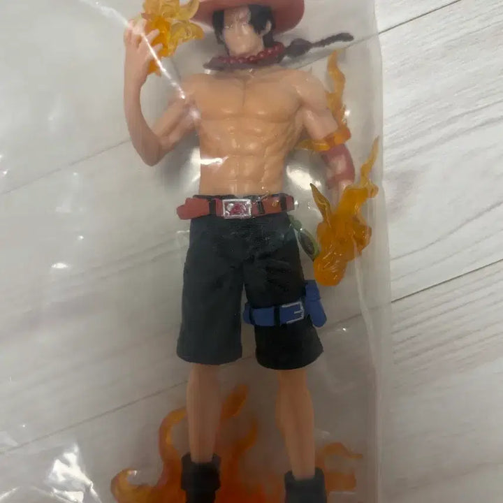 [BUNJANG] One Piece Portgas D. Ace Figure (Sealed) / 원피스 포트거스 에이스 피규어 미개봉
