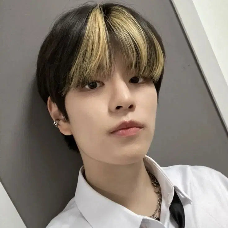 [BUNJANG] Stray Kids Seungmin Autographed Polaroid / 스트레이키즈 스키즈 승민 친필 싸인 폴라로이드 싸폴 판매