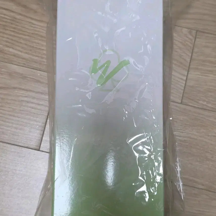 [BUNJANG] INFINITE Nam Woo Hyun Wood Stick Lightstick / 인피니트 남우현 응원봉  나무봉 양도합니다!
