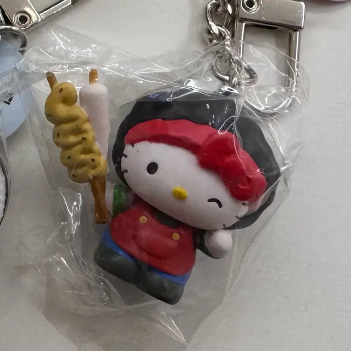 [BUNJANG] Hello Kitty Keyring / 올리브영 텐바이텐 헬로키티 키링 미개봉 부산 어묵
