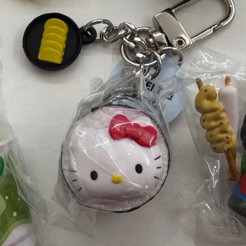 [BUNJANG] Hello Kitty Gyeuncheon Gimbap Keyring / 헬로키티 올리브영 텐바이텐 지역키링 김천 김밥