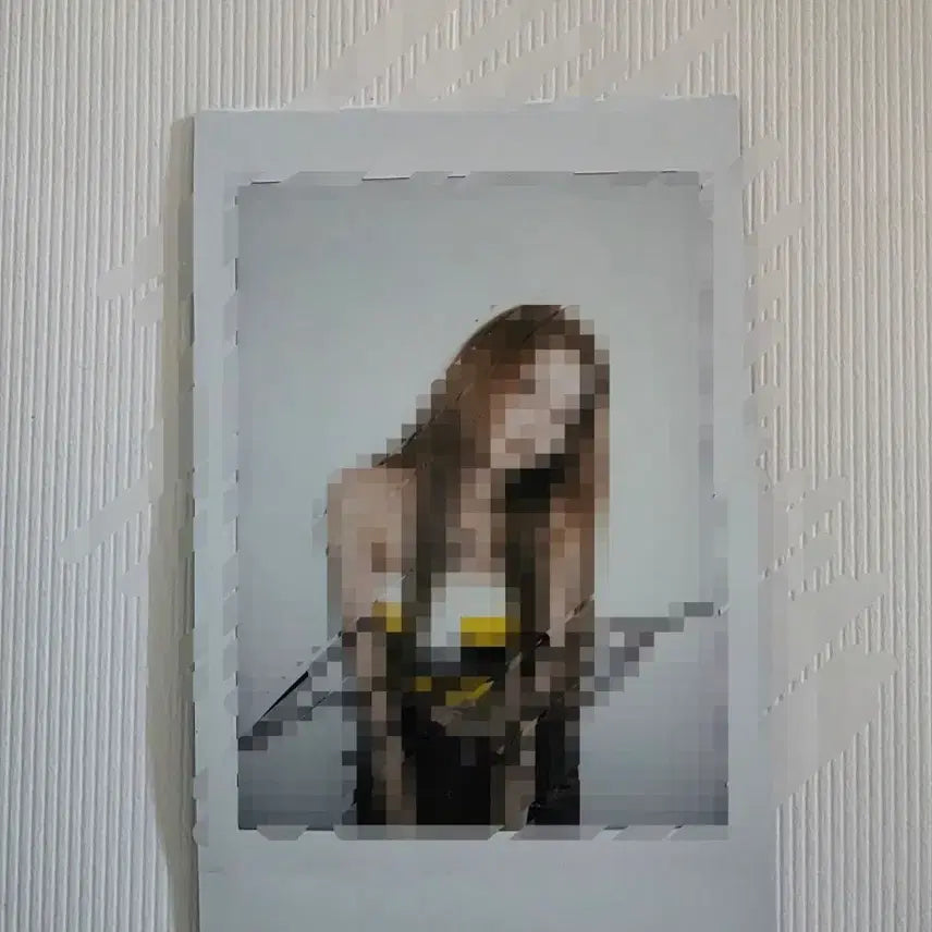 [BUNJANG] Lee Nakyung Glow Me Signed Polaroid / 이나경 Glow Me 사인폴라로이드 판매