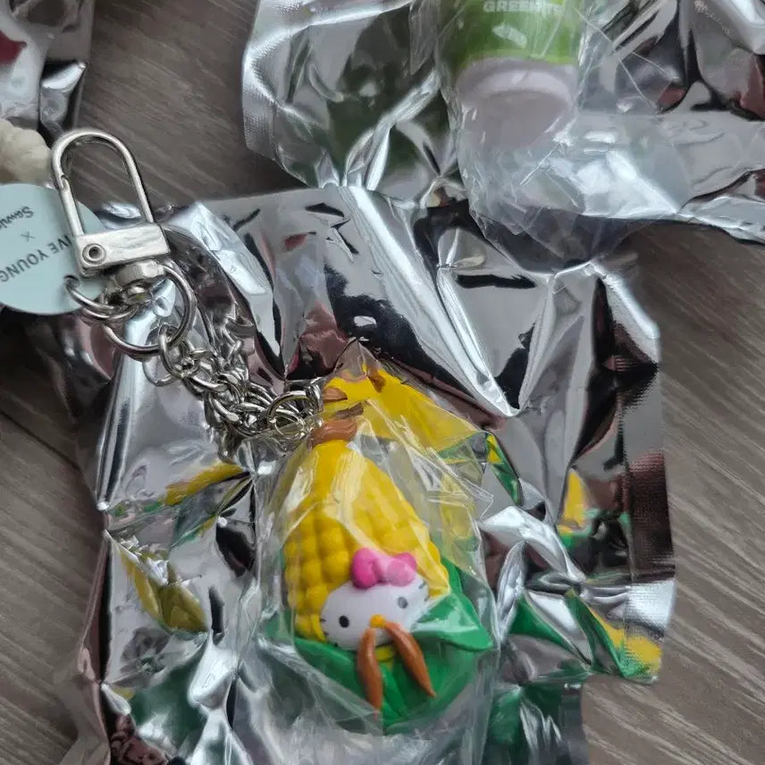 [BUNJANG] Hello Kitty Keychain Set / 올리브영 키티 헬로키티 키링 전주 강릉 2개세트