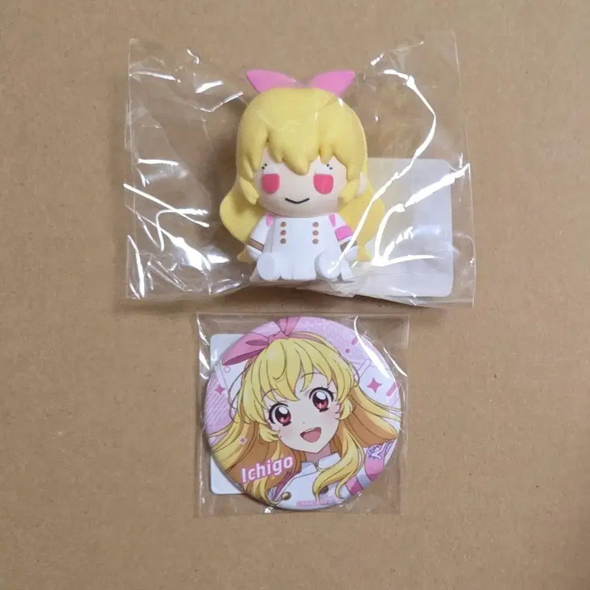 [BUNJANG] Aikatsu! Ichigo Ringo DMM Scratch Mini Figure &amp; Can Badge Bundle Set / 아이카츠 아이엠스타 이치고 라임 DMM 스크래치 미니 피규어, 캔뱃지 일괄 판매
