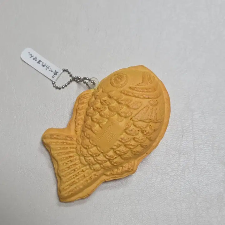 [BUNJANG] Classic Kitty Fish-Shaped Squishy Keychain / 고전키티 붕어빵 스퀴시 키링 고전키티 디저트 키링
