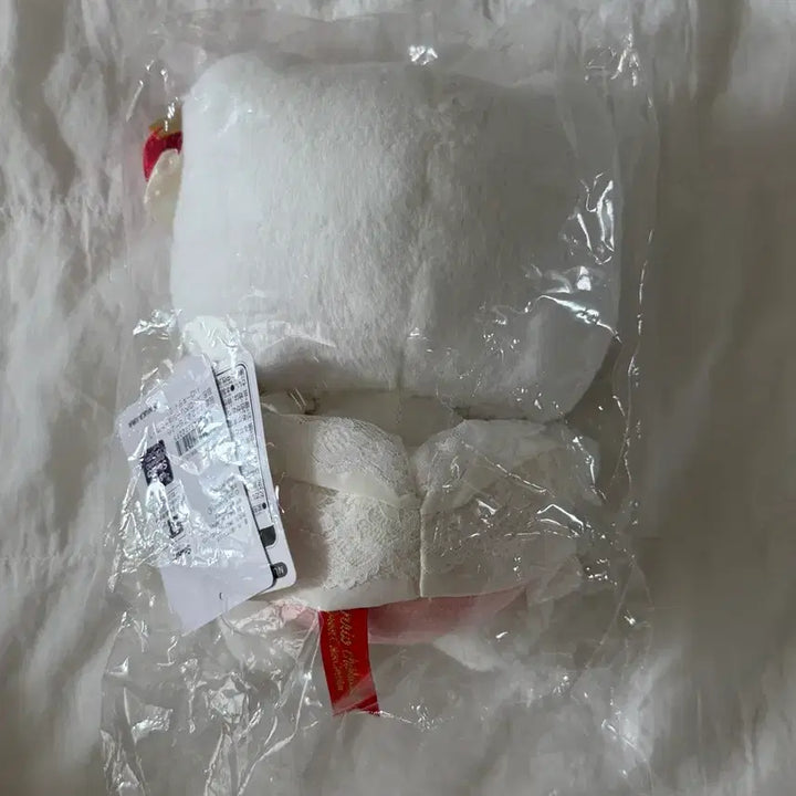 [BUNJANG] Sanrio Hello Kitty Sweet Cake Medium Plush Doll / 산리오 키티 스위트케이크 중형 누이 인형 미개봉