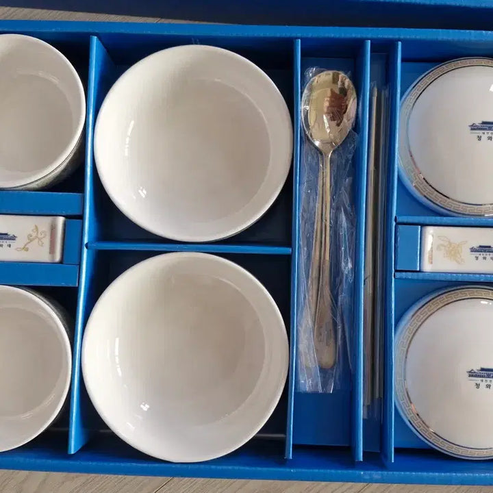[BUNJANG] Cheong Wa Dae Luxury Dinnerware Set (3 Designs) - 2 Person Setting, Unused Collectible / 청와대 고급 식기세트 3종류  2인용 미사용 수집품