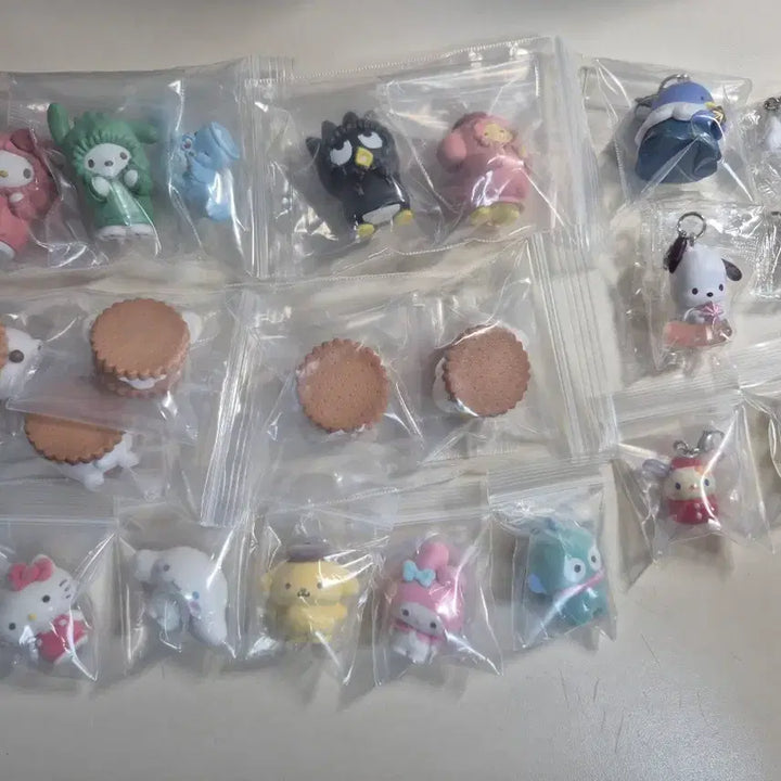 [BUNJANG] Sanrio Full Set Figures Gacha Bundle / 덤)산리오 풀세트 피규어 가챠 일괄