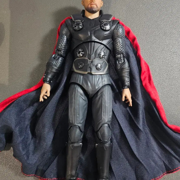 [BUNJANG] Mafex Thor &amp; Loki Set (No Box, Missing Thor Parts) / 마펙스 토르, 로키 세트 팝니다. (박스없음,토르부품누락) shf 마블레전드