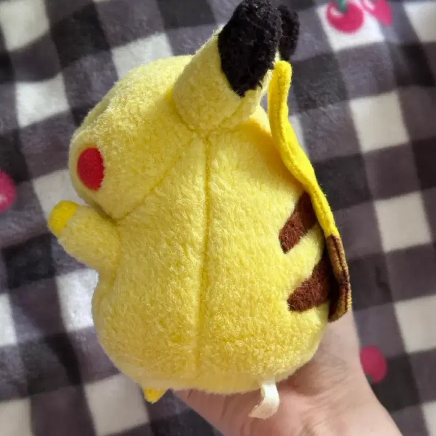 [BUNJANG] TOMY Vintage Pikachu Squeaky Plush Toy / 고전 소리나는 토미 초기 피카츄 뚱카츄 TOMY 포켓몬 포켓몬스터