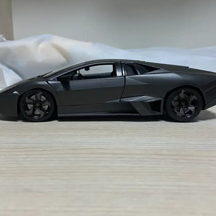 [BUNJANG] 1:18 Lamborghini Reventon Die-cast Model / 1:18 람보르기니 레벤톤 다이캐스트
