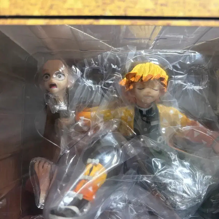 [BUNJANG] Demon Slayer Aniplex Agatsuma Zenitsu 1/8 Scale Figure / 귀멸의 칼날 애니플렉스 아가츠마 젠이츠 피규어 1/8 스케일 팝니다