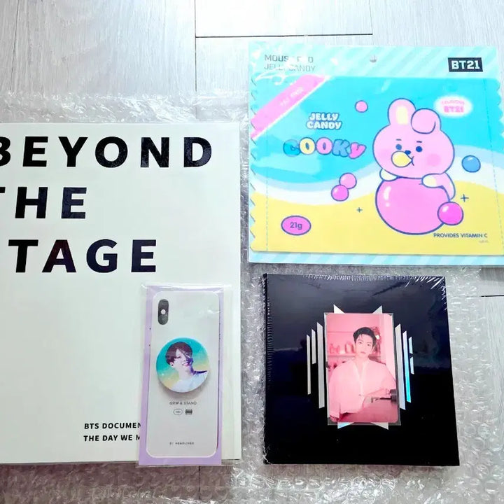 [BUNJANG] BTS Bangtan Boys Bundle Set: Beyond the Stage Photobook, Proof Album, Jungkook Photocard, BT21 Cooky Mousepad, Phone Grip Tok / 방탄소년단 BTS 포토북 BEYOND THE STAGE +프루프 정국 파스테 + 폰그립톡 + BT21