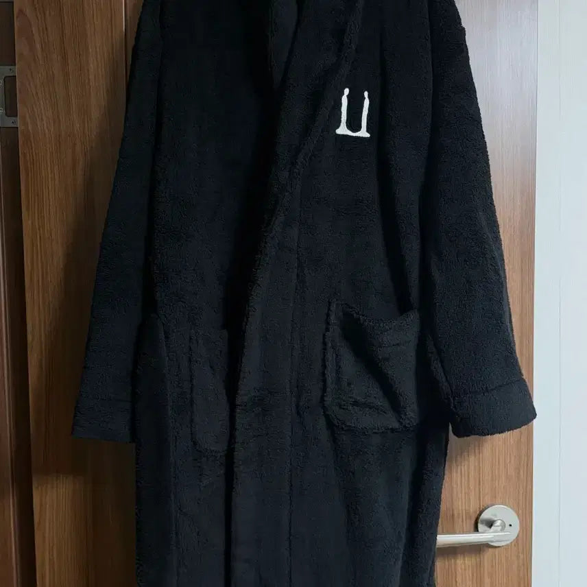[BUNJANG] G-Dragon Weger Mensch Robe Black / 지드래곤 MD 위버멘쉬 로브 블랙