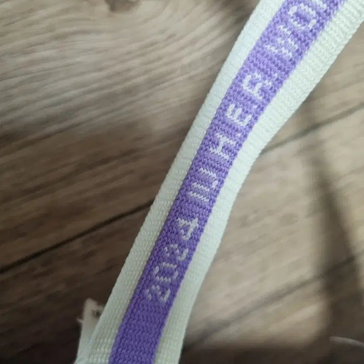 [BUNJANG] IU Concert Cushion Seat (Unused) / 아이유 헐콘 방석 미사용
