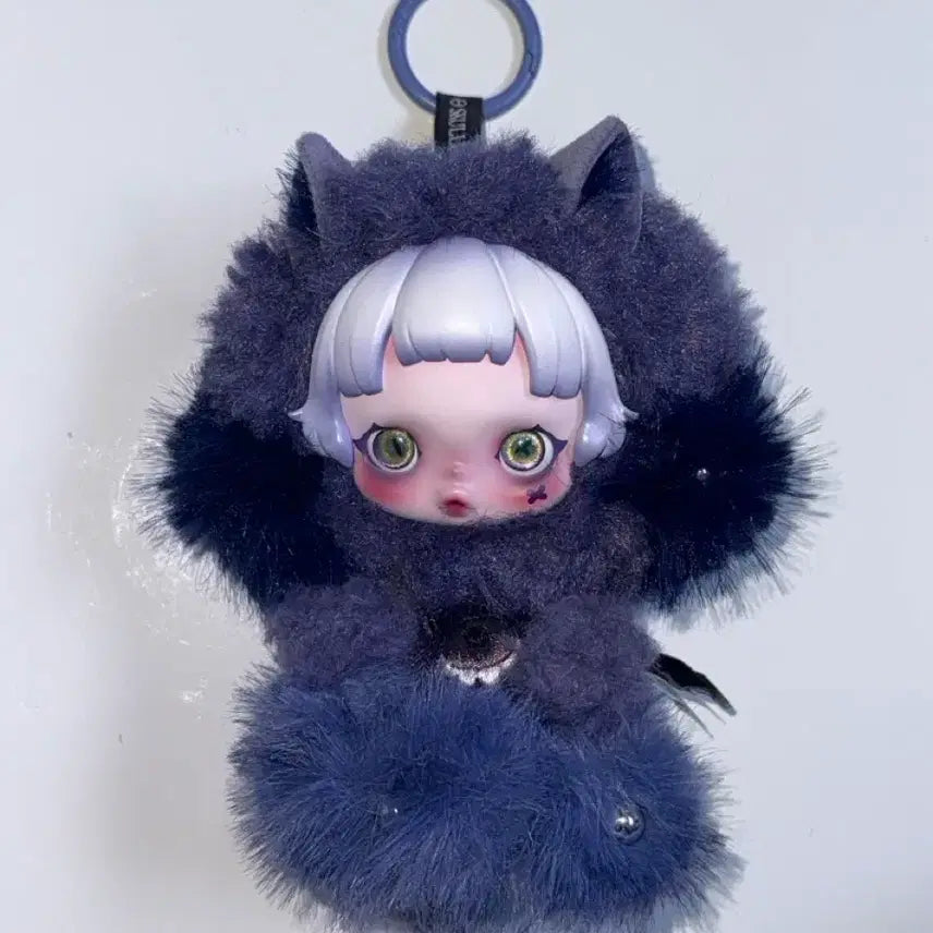 [BUNJANG] Pop Mart Skullpanda "Looking For Me" Cerberus Figure / 팝마트 스컬판다 날찾아봐 케르베로스