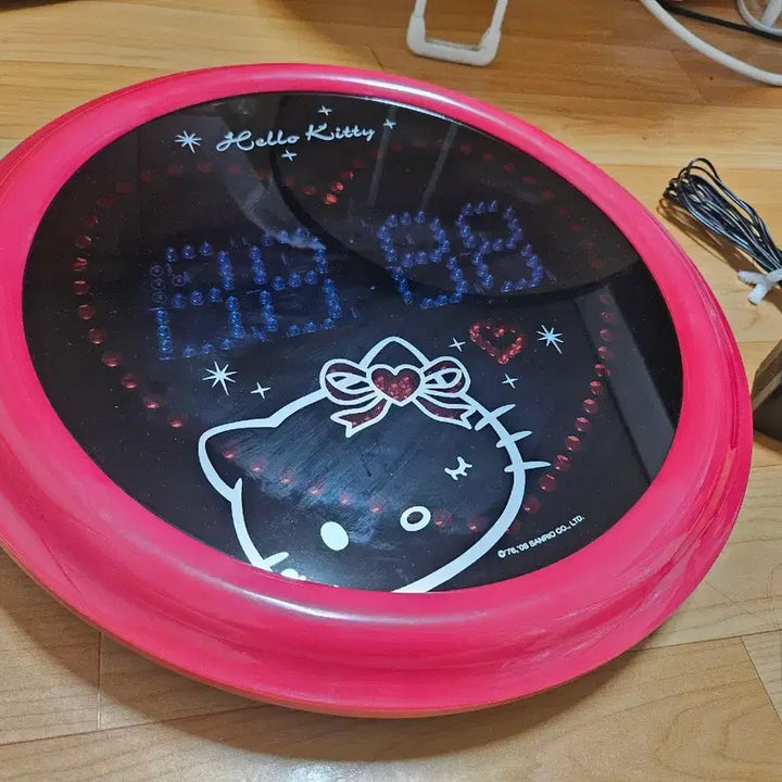 [BUNJANG] Classic Hello Kitty LED Wall Clock / 고전키티 LED 벽시계 팝니다 (작동o)